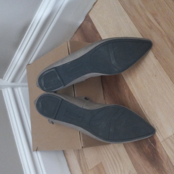 Womens shoes - Picture 2 of 3